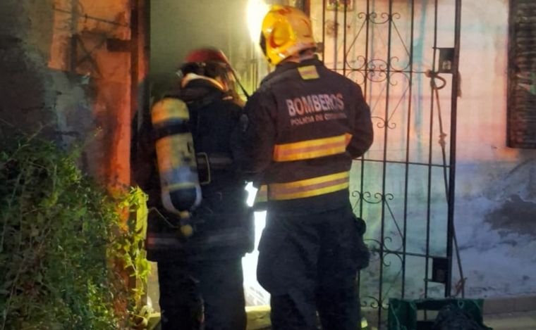 Murió una mujer de 61 años tras incendiarse su casa en barrio Müller