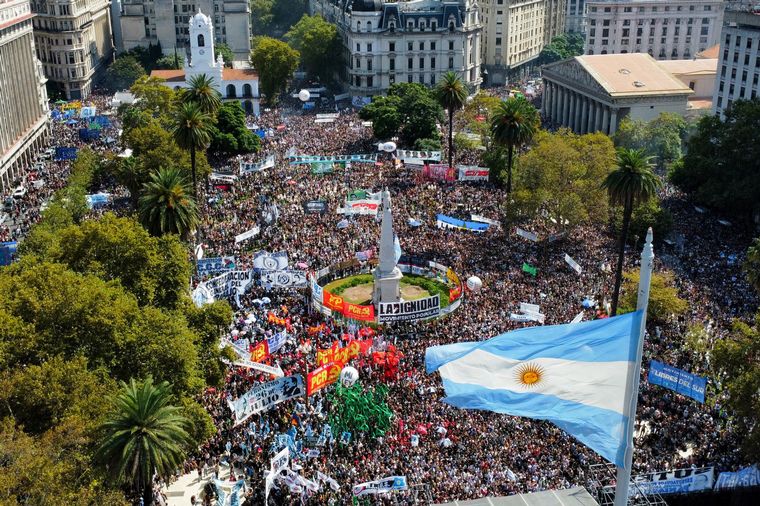 Movilizaciones Por El D A De La Memoria En Plaza De Mayo Y En Todo El