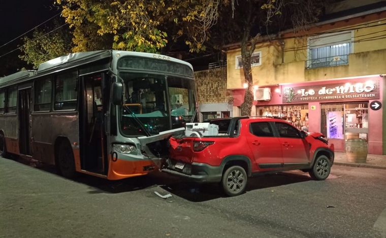 Colectivo Se Qued Sin Frenos Y Hubo Choque En Cadena Un Hombre