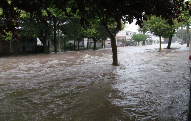 Intensos vientos y lluvias Intensos vientos y lluvias