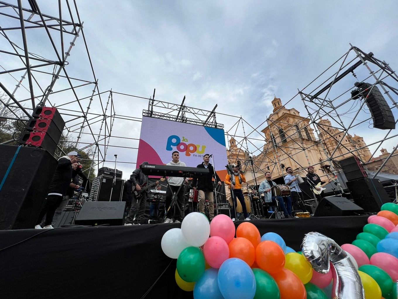 FOTO: La Popu celebra 29 años en Plaza San Martín 