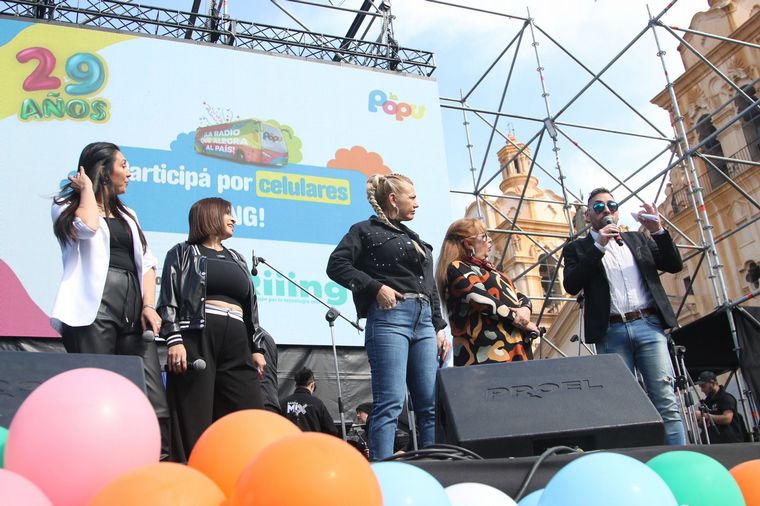 FOTO: Los  conductores de La Popu en el 29 aniversario de la radio