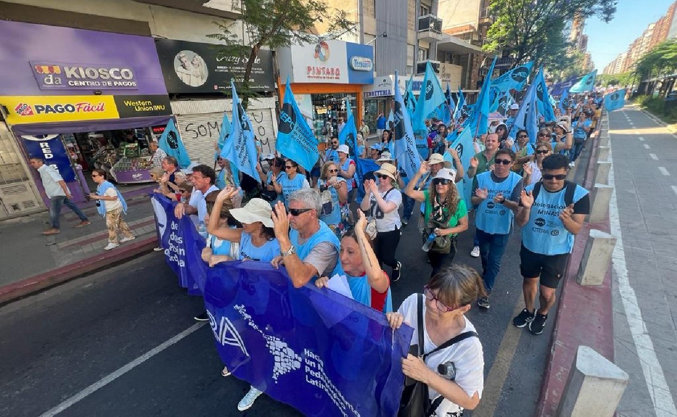 AUDIO: Con adhesión dispar, UEPC se sumó en Córdoba al paro docente nacional