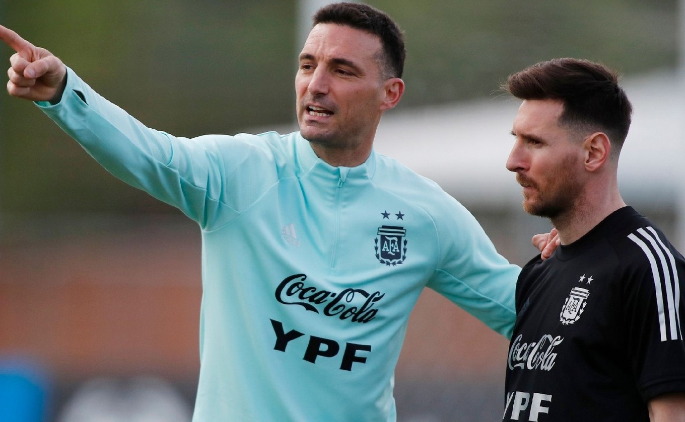 FOTO: Lionel Scaloni en conferencia de prensa. (Foto: AFA)