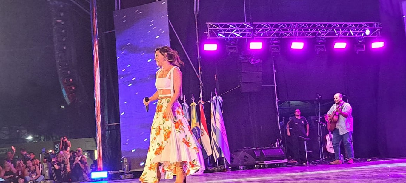 FOTO: Soledad tuvo una presentación memorable en Corrientes