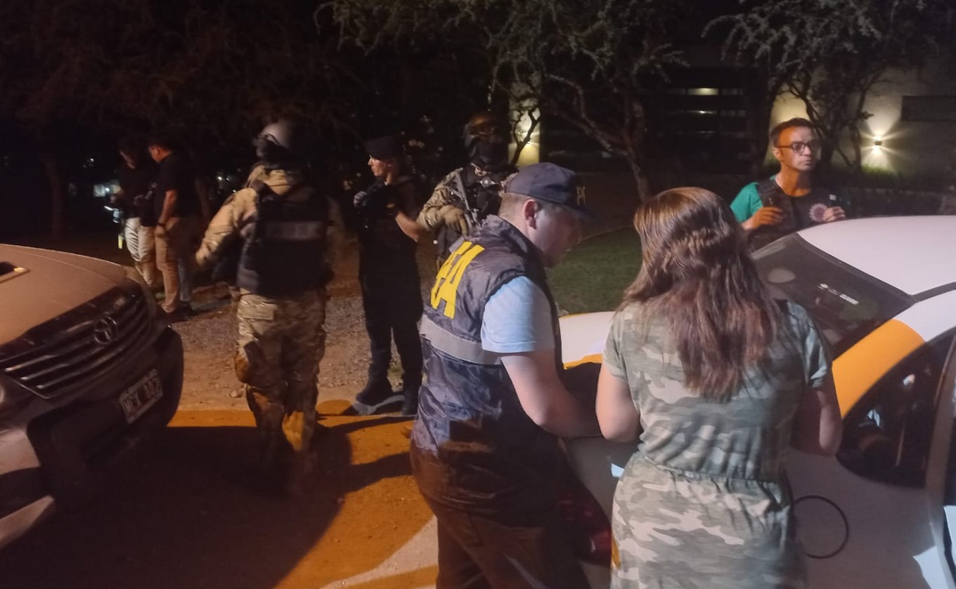 FOTO: Operativo de detención de familiares de 