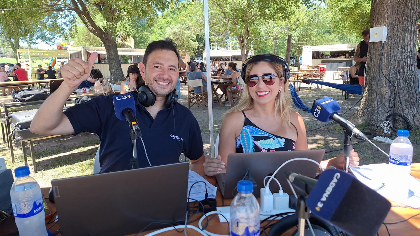 FOTO: Viva la Radio transmite desde Villa Rumipal.