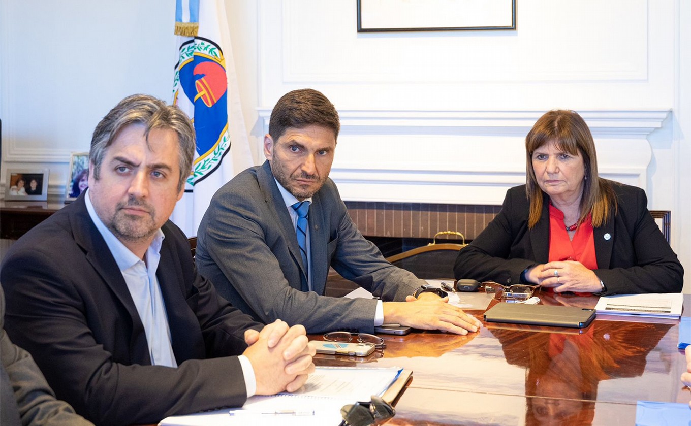 FOTO: Pullaro visitó a Bullrich para analizar el Plan Bandera: 