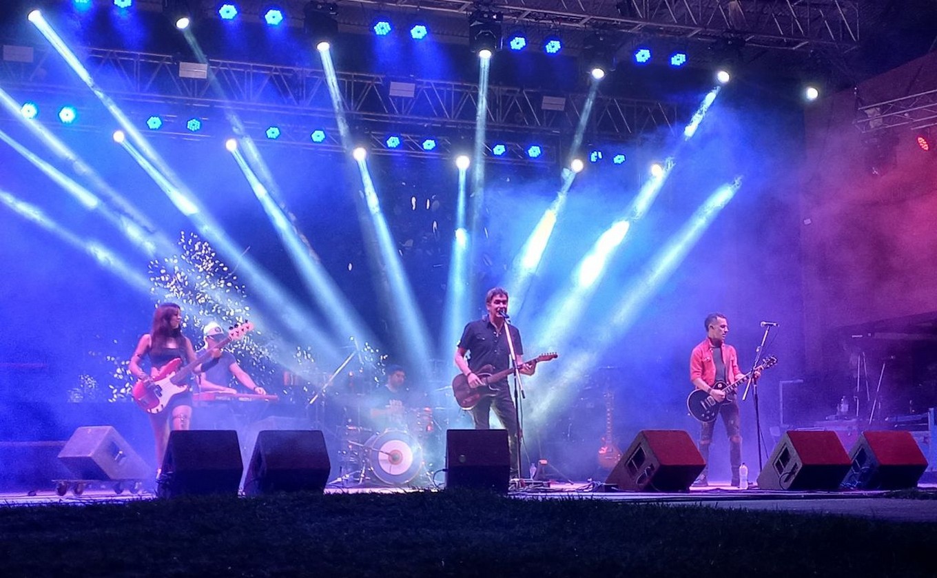FOTO: Agustín Dadamio visitó la Fiesta Provincial del Sol en Romang. 