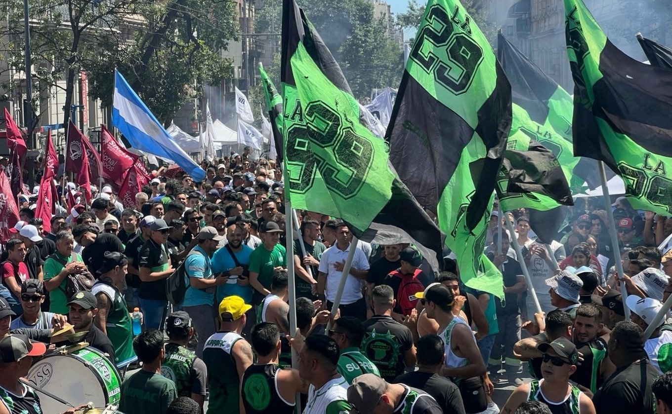 AUDIO: Marcha en Córdoba: corte en Avenida General Paz desde Colón hasta Patio Olmos