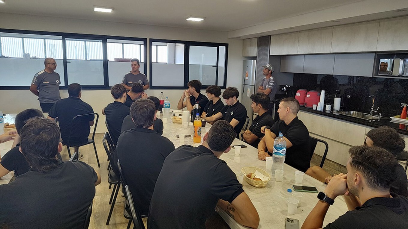 FOTO: Atenas y el Axion Energy Sport/Ambrogio Racing aliados estratégicos
