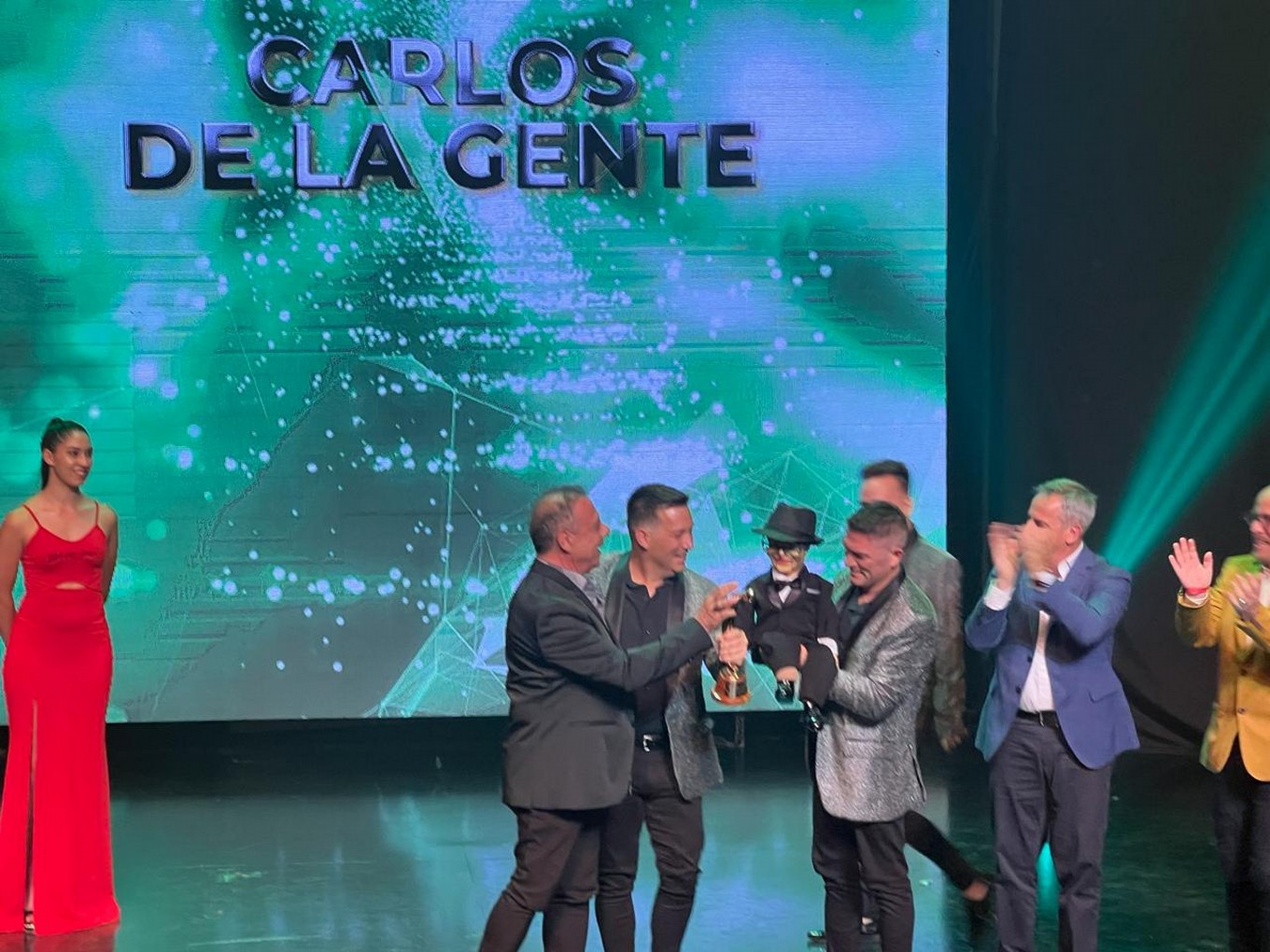 FOTO: Pirulo arrasó y se quedó con el Premio Carlos de la Gente