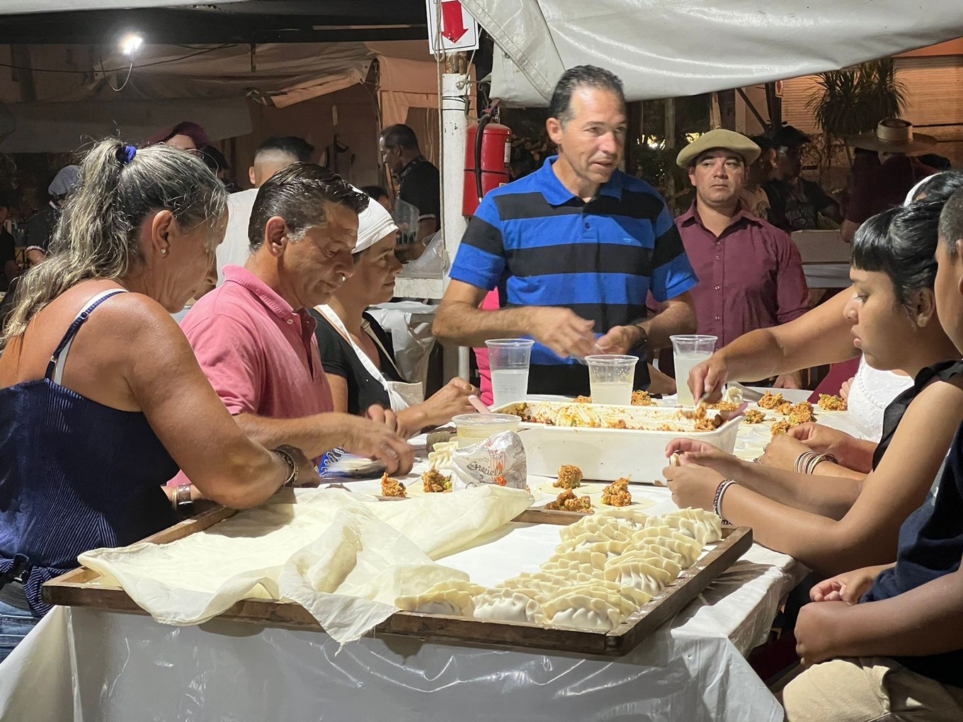 FOTO: Una nueva noche de Colectividades. 