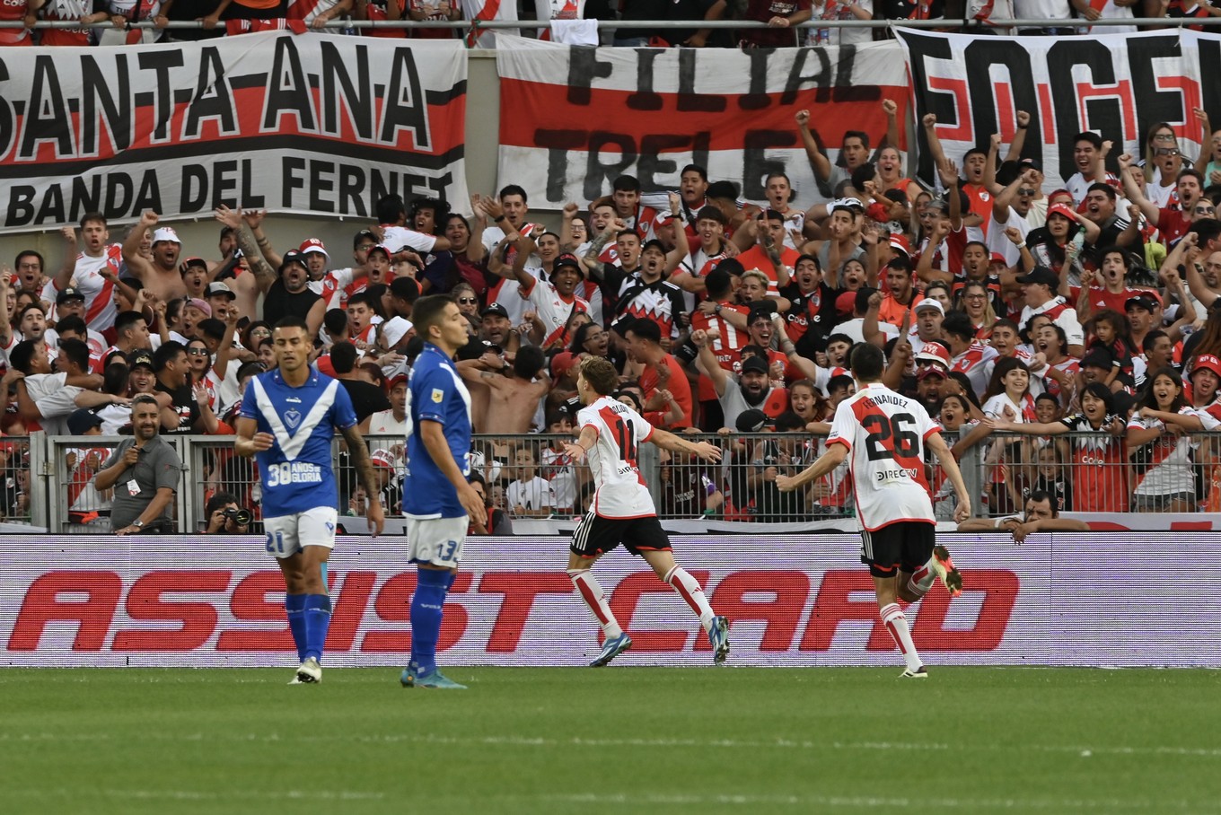 FOTO: Miguel Borja festeja uno de sus tres goles ante Vélez. 