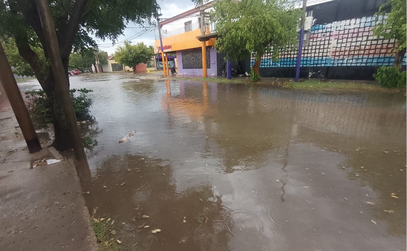 FOTO: Fuerte temporal en Villa Dolores. (Foto: gentileza)