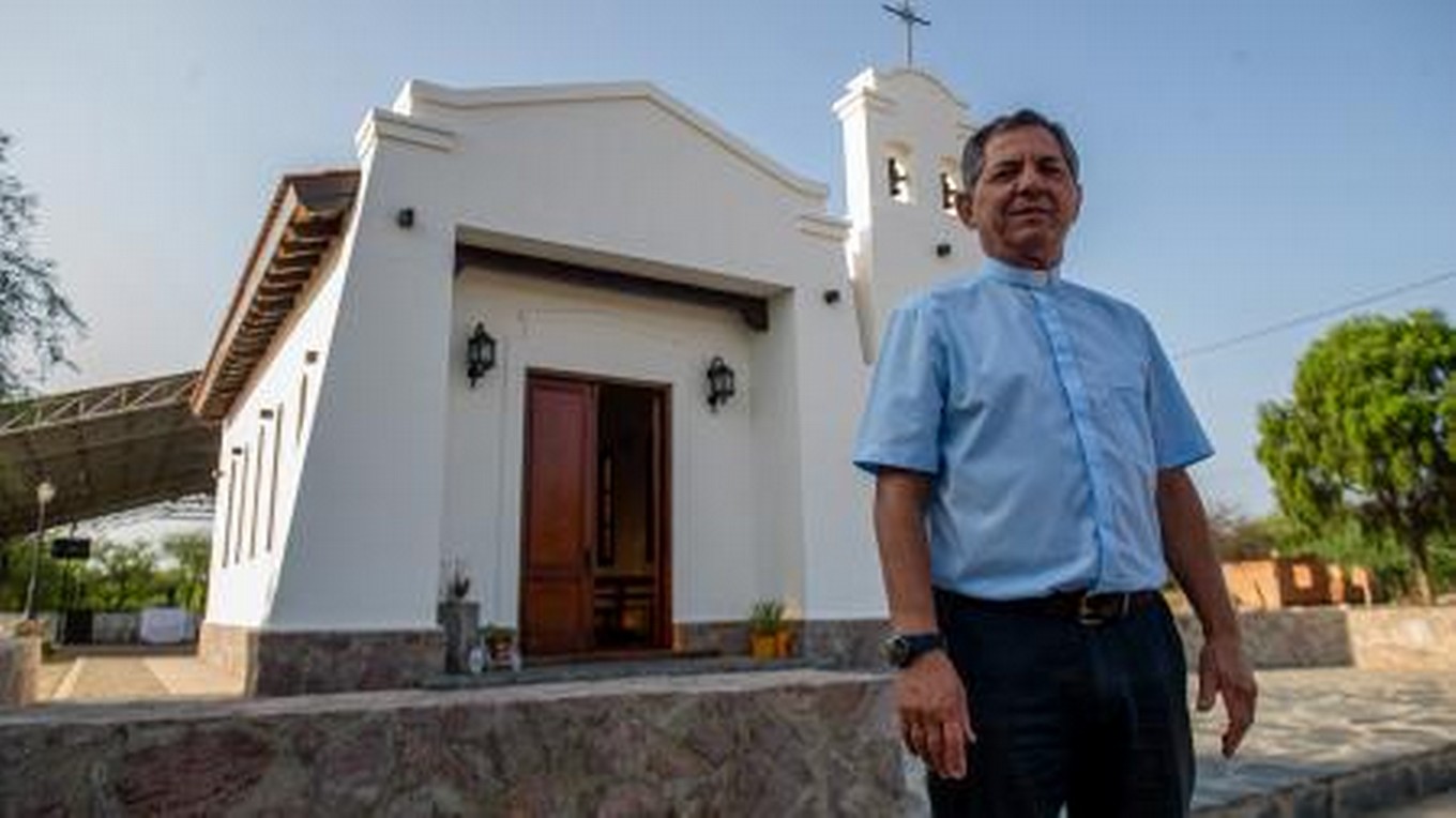 AUDIO: Para el cura del santuario Mama Antula, decirle rebelde es marketing (Foto: Panorama)