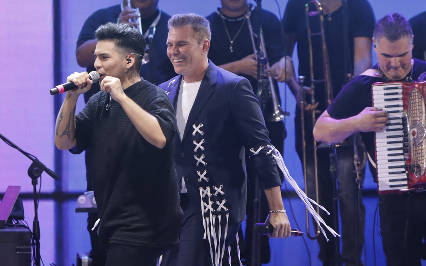 FOTO: Video: Banda XXI junto a Destino San Javier en el escenario de Villa María 