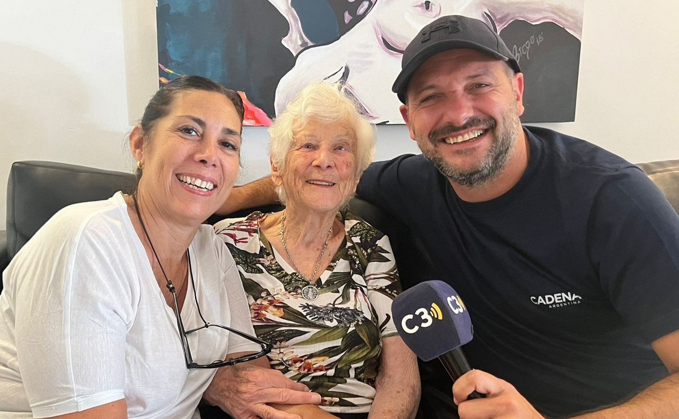 FOTO: Francisca tiene 88 años y es fanática de Luciano Pereyra. 