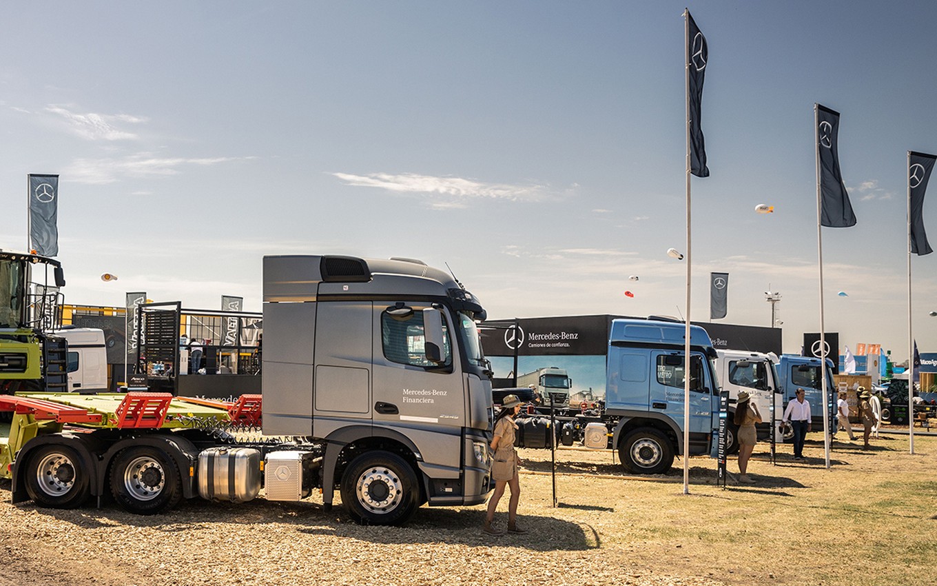 FOTO: Expoagro: Mercedes-Benz Camiones y Buses presente en la edición 2024