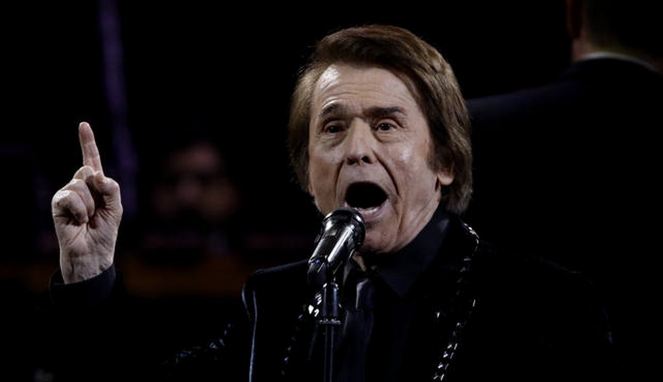 FOTO: Dieron de alta al cantante Raphael