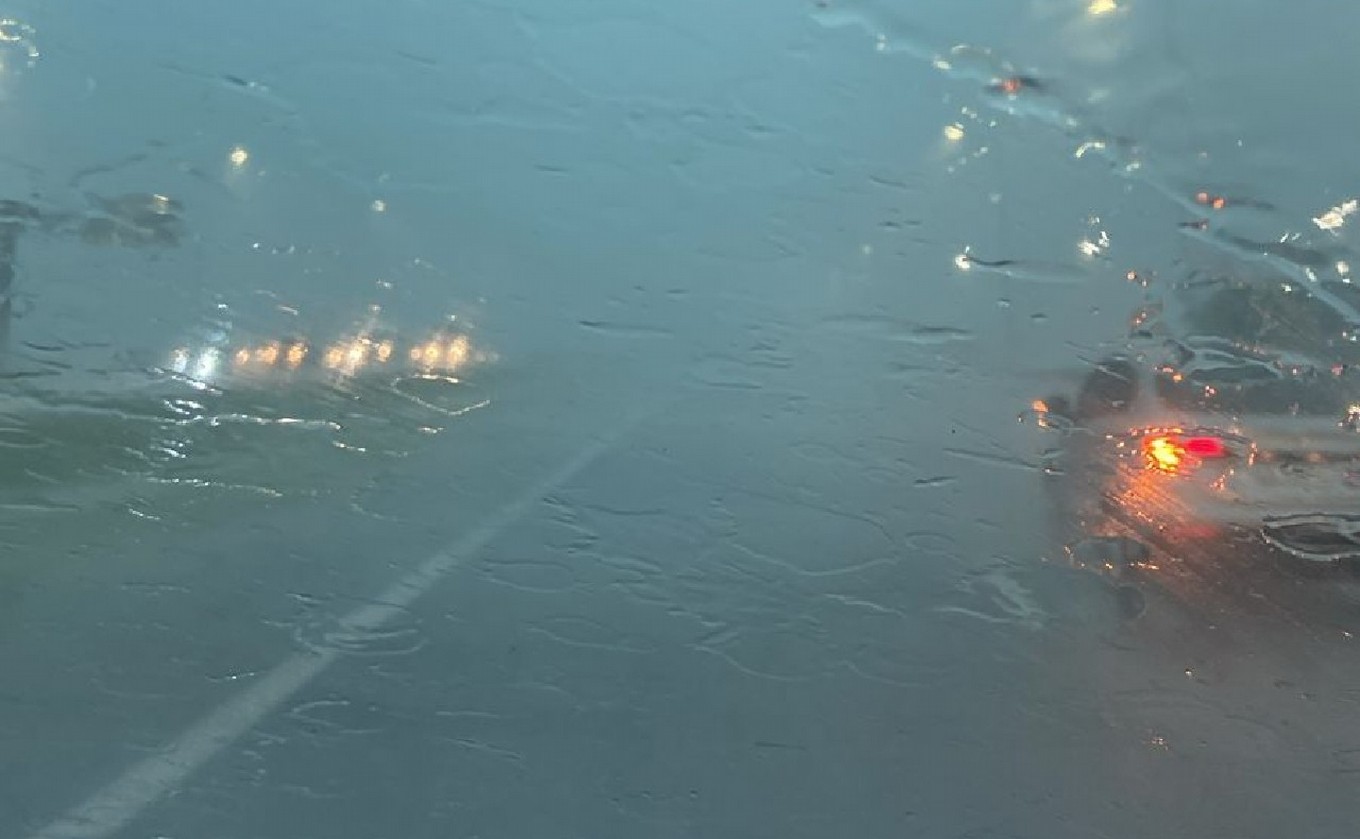 FOTO: El paso de la tormenta en Córdoba. (Foto: Daniel Cáceres/Cadena 3)