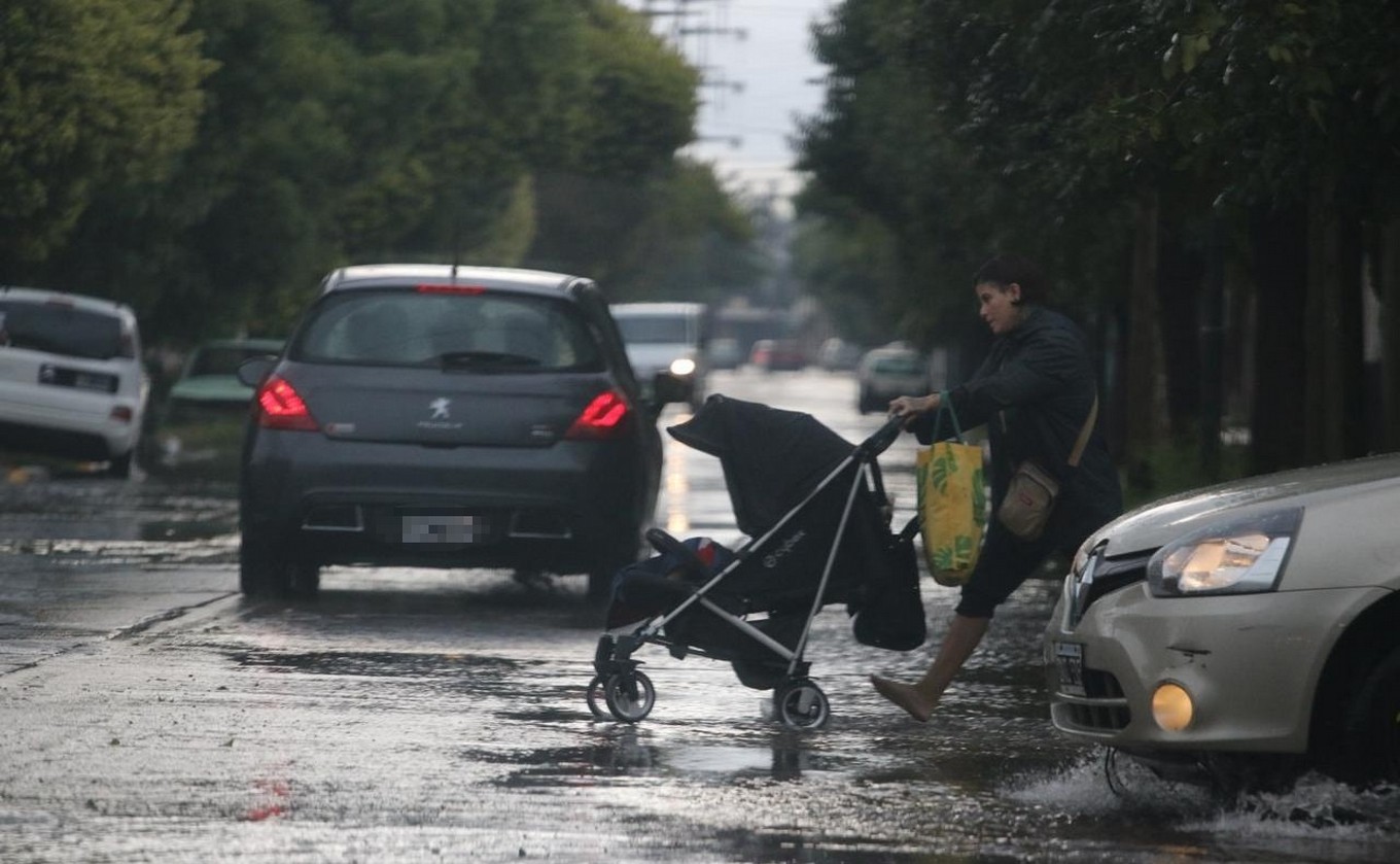 FOTO: El paso de la tormenta en Córdoba. (Foto: Daniel Cáceres/Cadena 3)