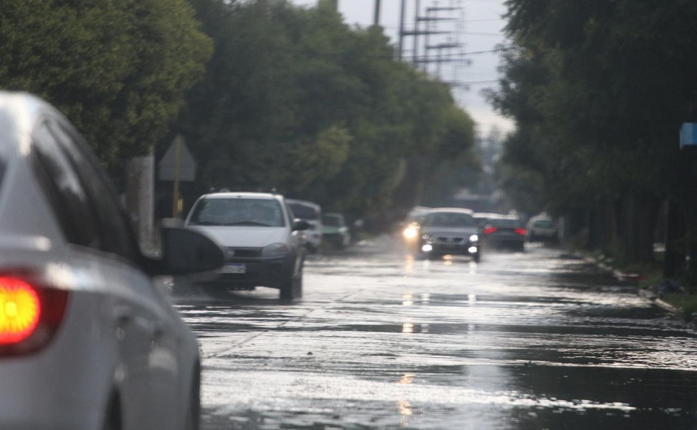 FOTO: El paso de la tormenta en Córdoba. (Foto: Daniel Cáceres/Cadena 3)