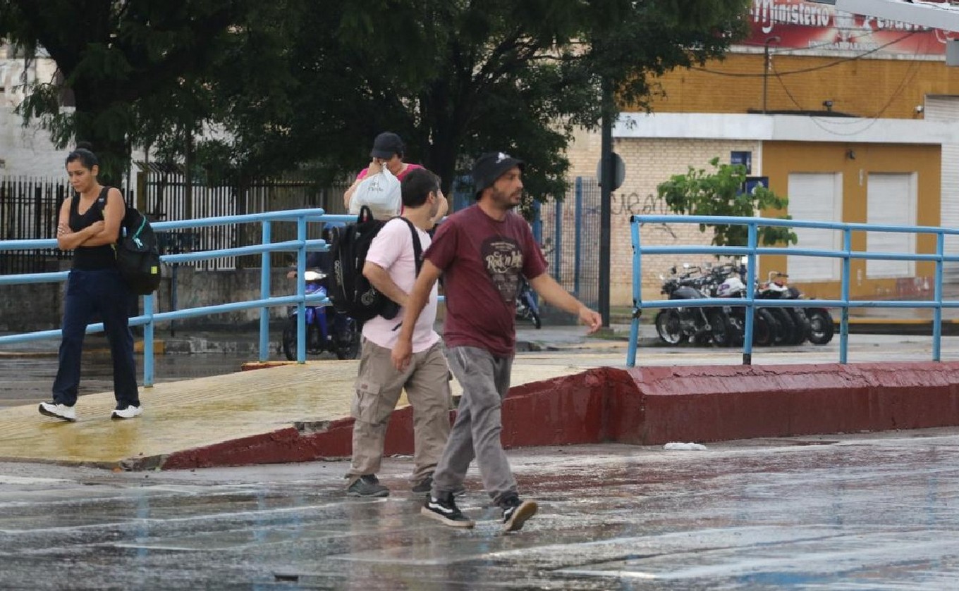 FOTO: El paso de la tormenta en Córdoba. (Foto: Daniel Cáceres/Cadena 3)