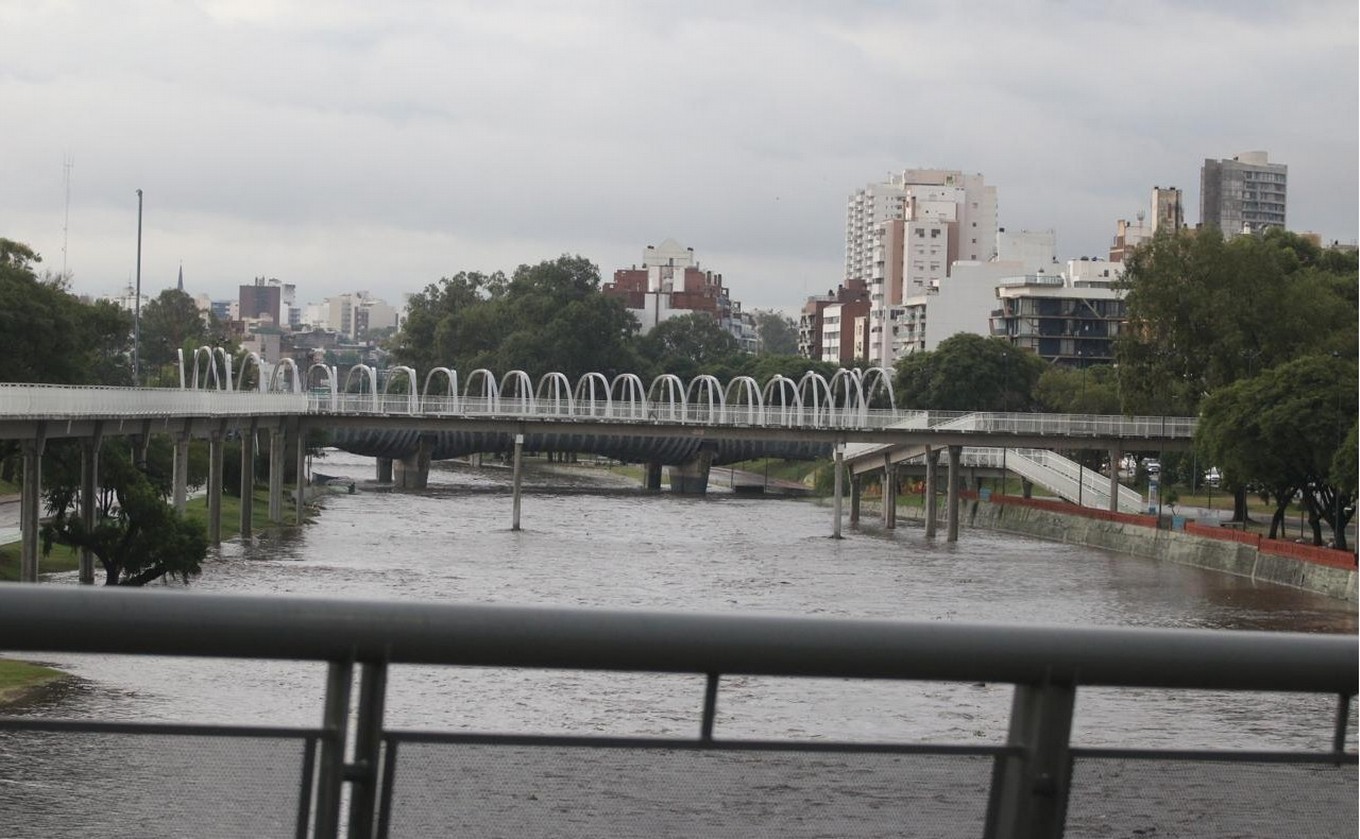 FOTO: El paso de la tormenta en Córdoba. (Foto: Daniel Cáceres/Cadena 3)