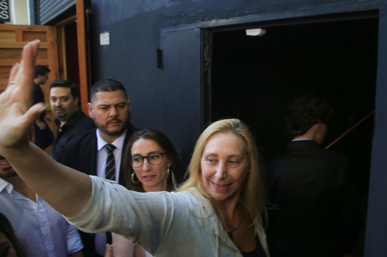 FOTO: Karina Milei encabezó una campaña de afiliación a LLA en el barrio de Palermo. 