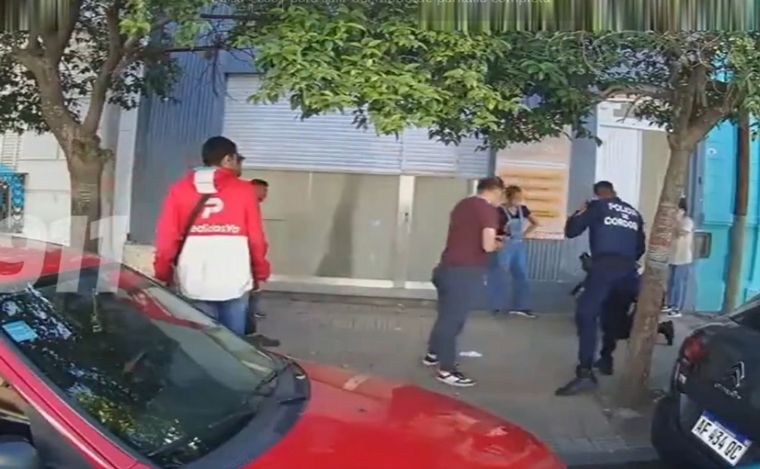 Policías Héroes En Su Día Salvaron La Vida De Un Niño Que Se Ahogaba Con Pan Viva La Radio 1465