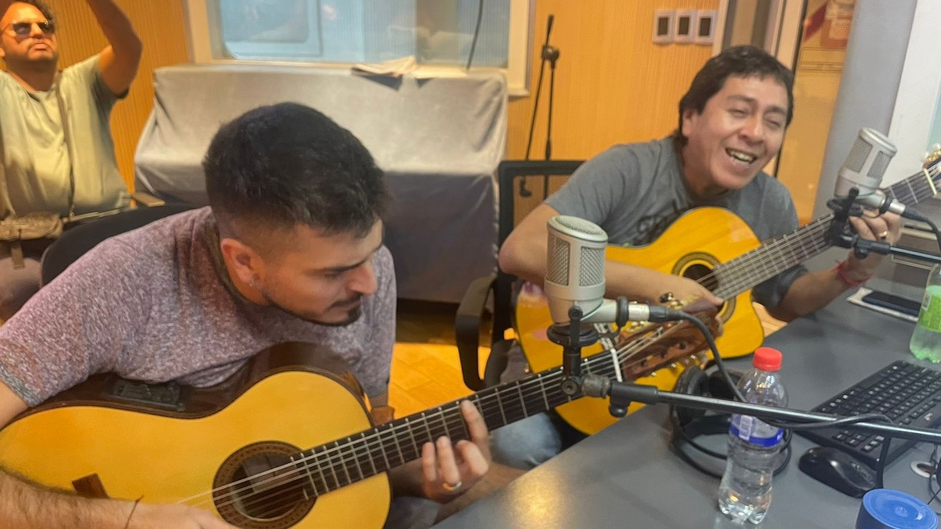 FOTO: Dúo de cantautores salteños, Tucán y Chaya, se presentan en Córdoba
