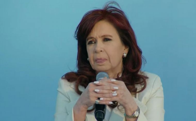 FOTO: Cristina Kirchner en el acto en Quilmes. (Foto: NA)