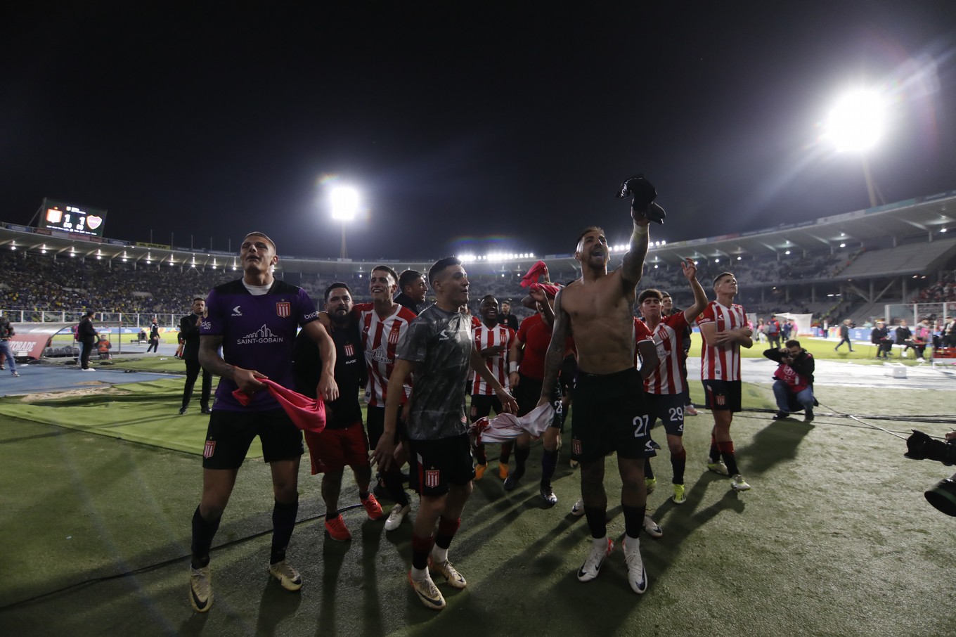 FOTO: Boca y Estudiantes se enfrentan en el Kempes
