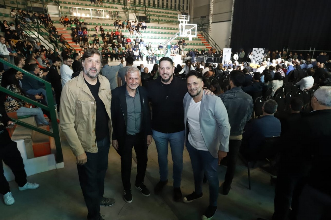 FOTO: Atenas cumplió el sueño: inauguró el nuevo estadio en Barrio General Bustos