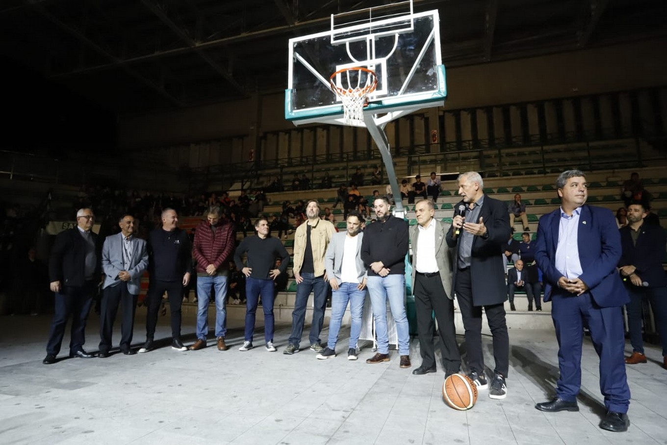 FOTO: Atenas cumplió el sueño: inauguró el nuevo estadio en Barrio General Bustos