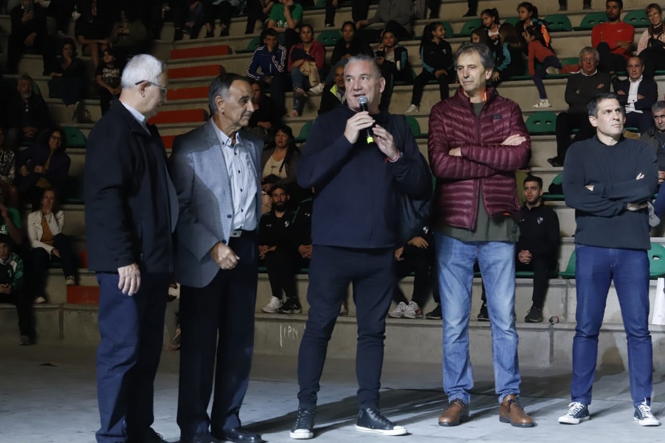 FOTO: Atenas cumplió el sueño: inauguró el nuevo estadio en Barrio General Bustos