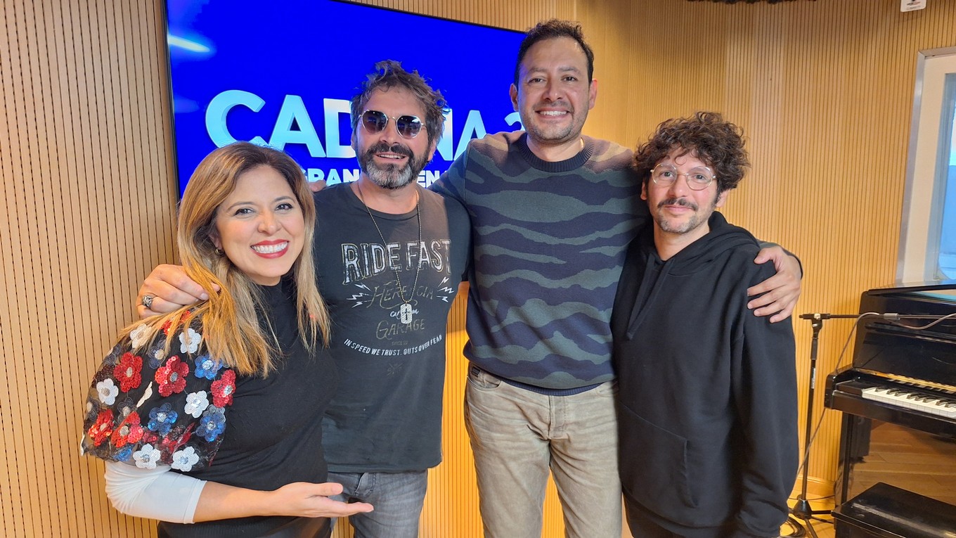 FOTO: Iván Noble en los estudios de Cadena 3.
