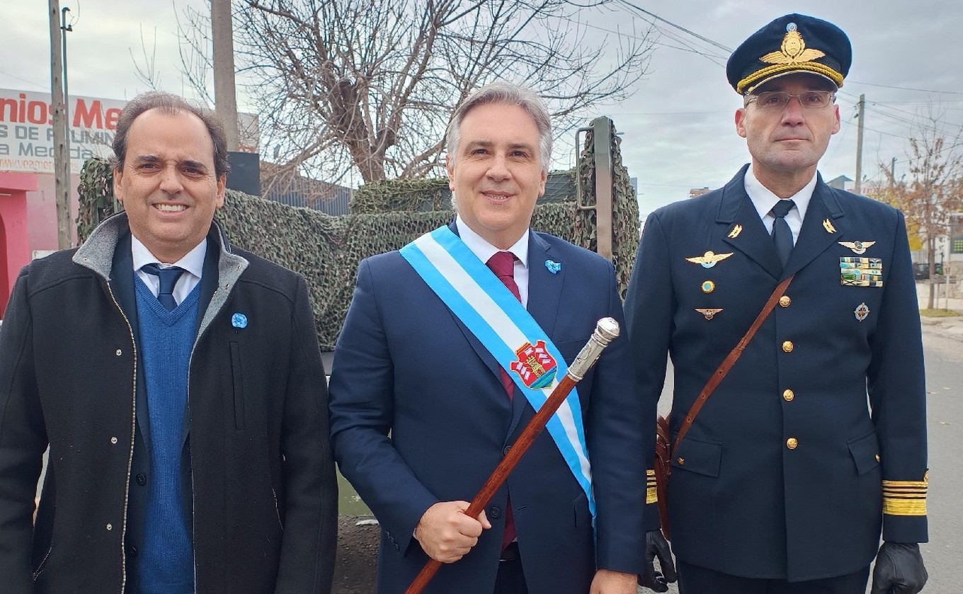 AUDIO: Llaryora preside el tradicional desfile cívico-militar en Río Cuarto