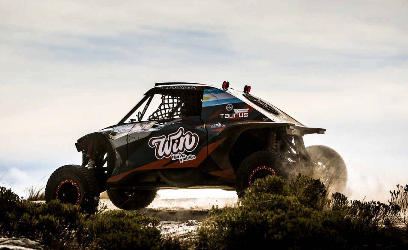 FOTO: Lucas Moraes de Brasil con Toyota ganó la etapa de Autos.