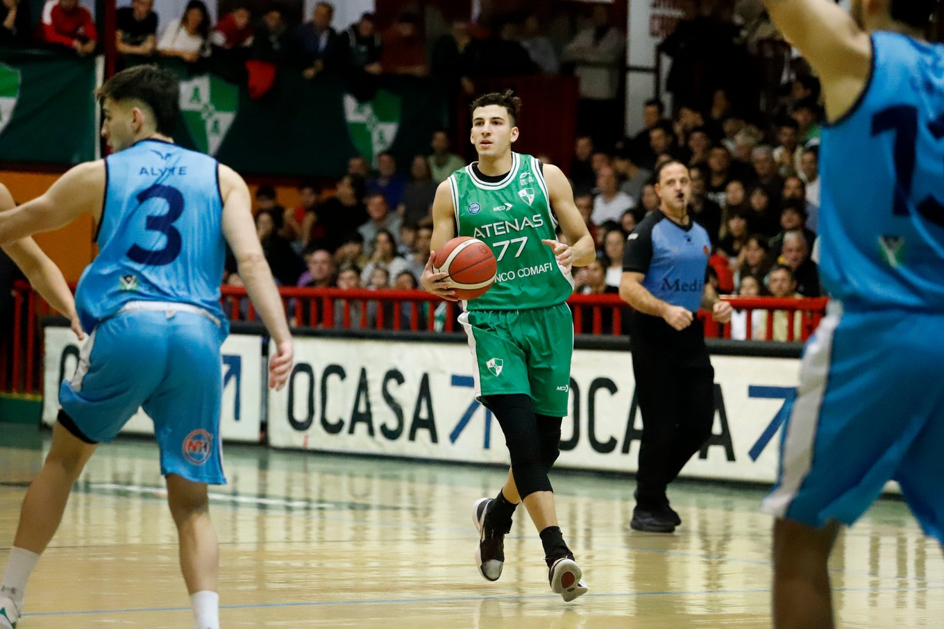 FOTO: Atenas festeja el primer triunfo ante Racing de Chivilcoy. (Foto: Germán Ruiz/Atenas)