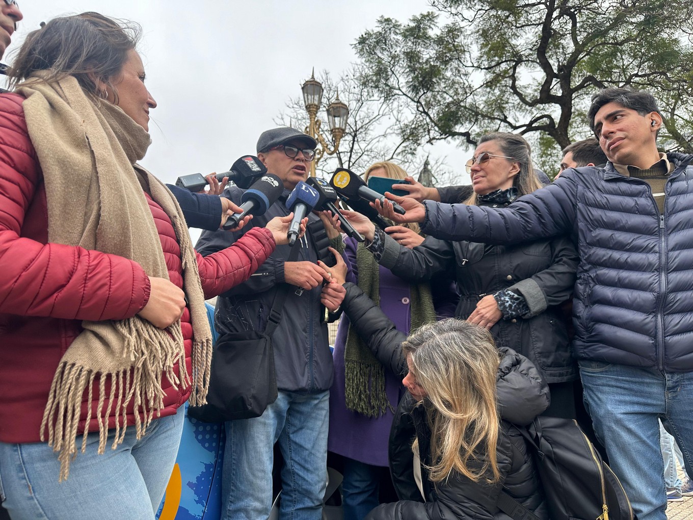 FOTO: Orlando Morales recibió el móvil de Cadena 3 Buenos Aires.