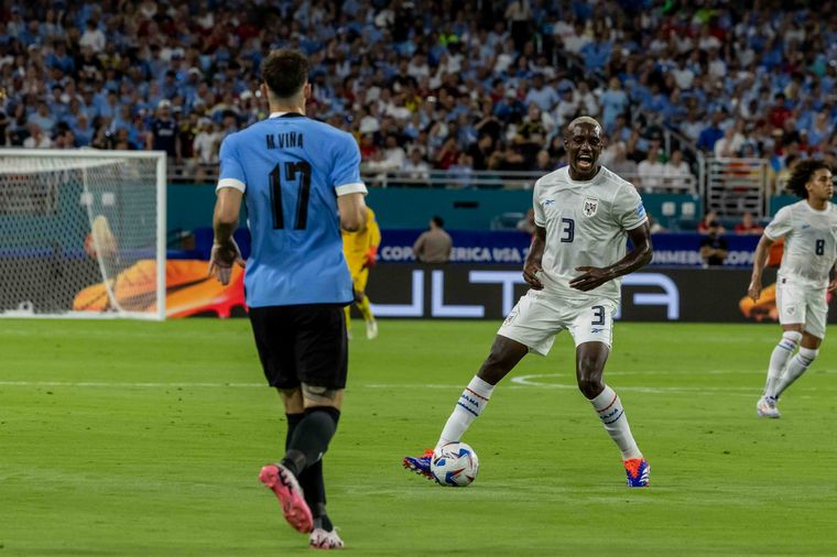 En un duelo vibrante Uruguay sacó chapa de candidato y venció a Panamá Copa América