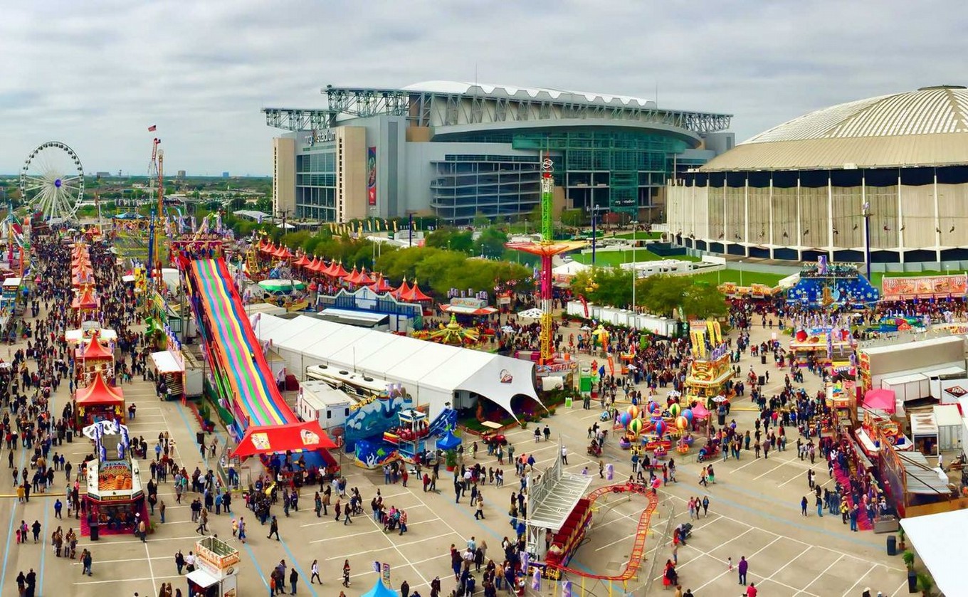 AUDIO: La costumbre del rodeo en Houston: conciertos, barbacoas y exposición ganadera