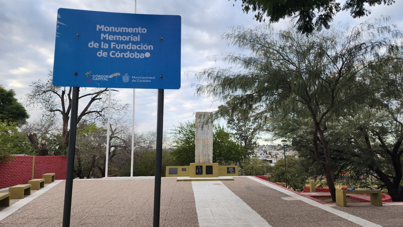 FOTO: El Monumento Memorial de la Fundación de Córdoba, ubicado en Barrio Yapeyú