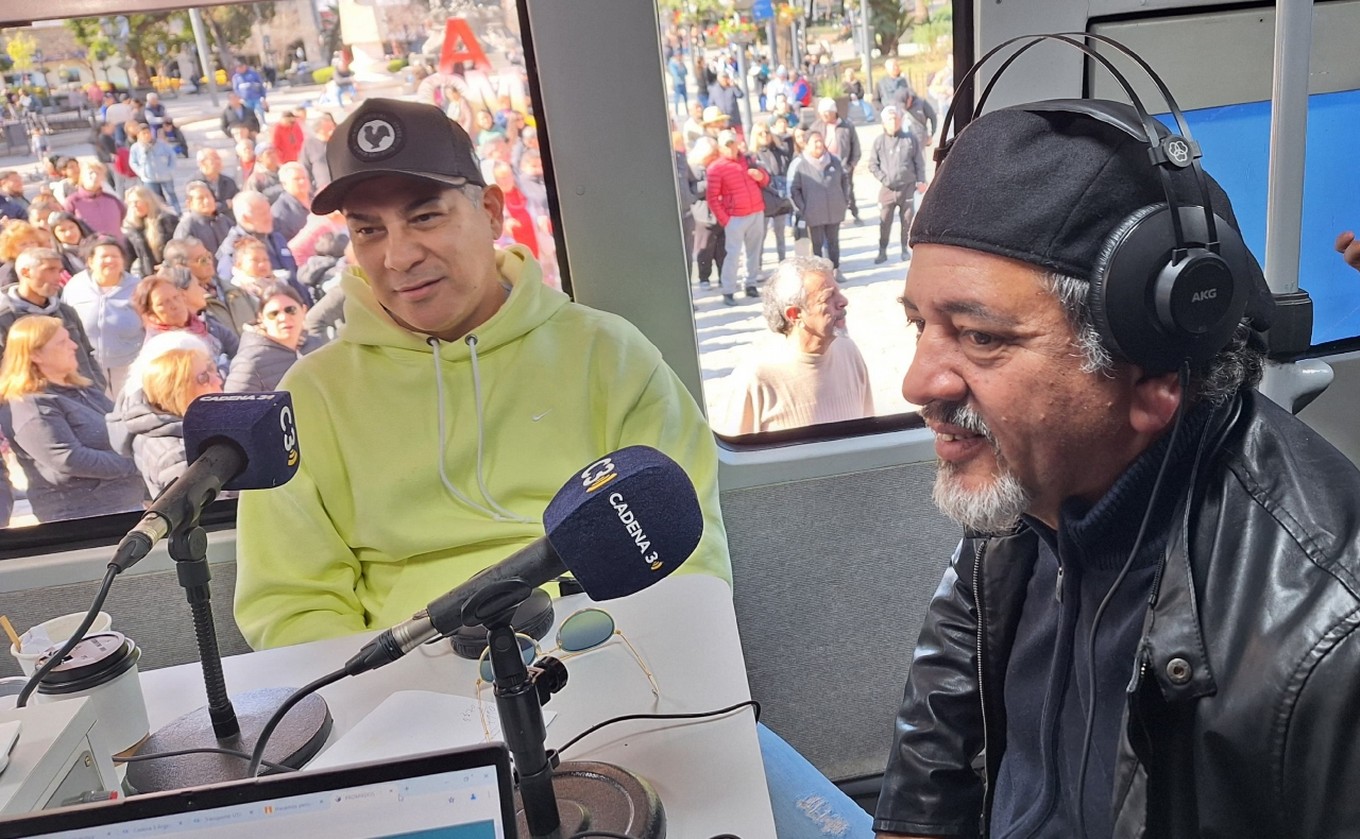 AUDIO: 