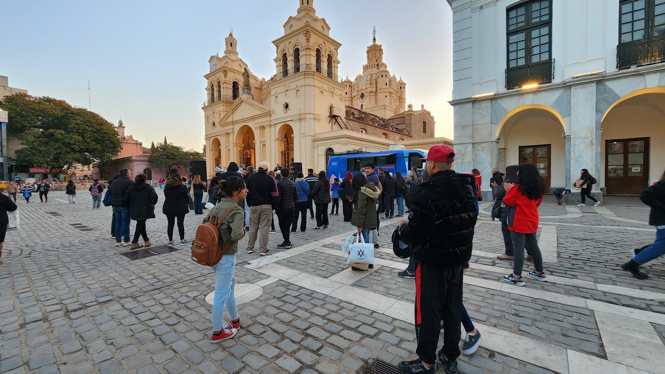 FOTO: Viva la Radio celebra desde la Plaza San Martín. 