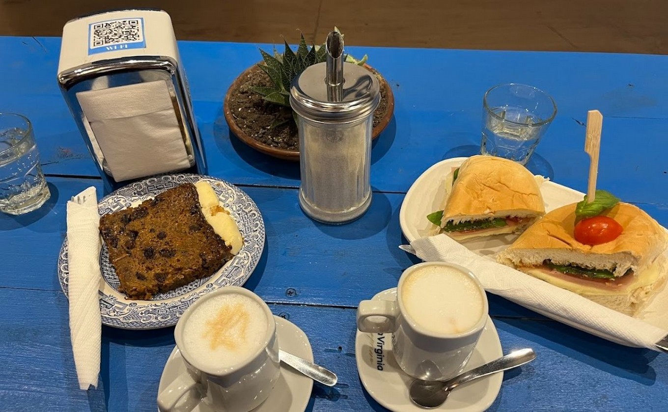 FOTO: El Viejo y el Mar: Rosario en La Habana, o un café con Hemingway en pleno centro. 