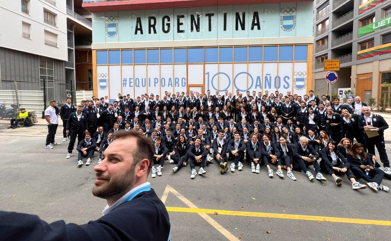 FOTO: Argentina en la apertura de los Juegos Olímpicos de París 2024 (Foto: @prensaCOA).