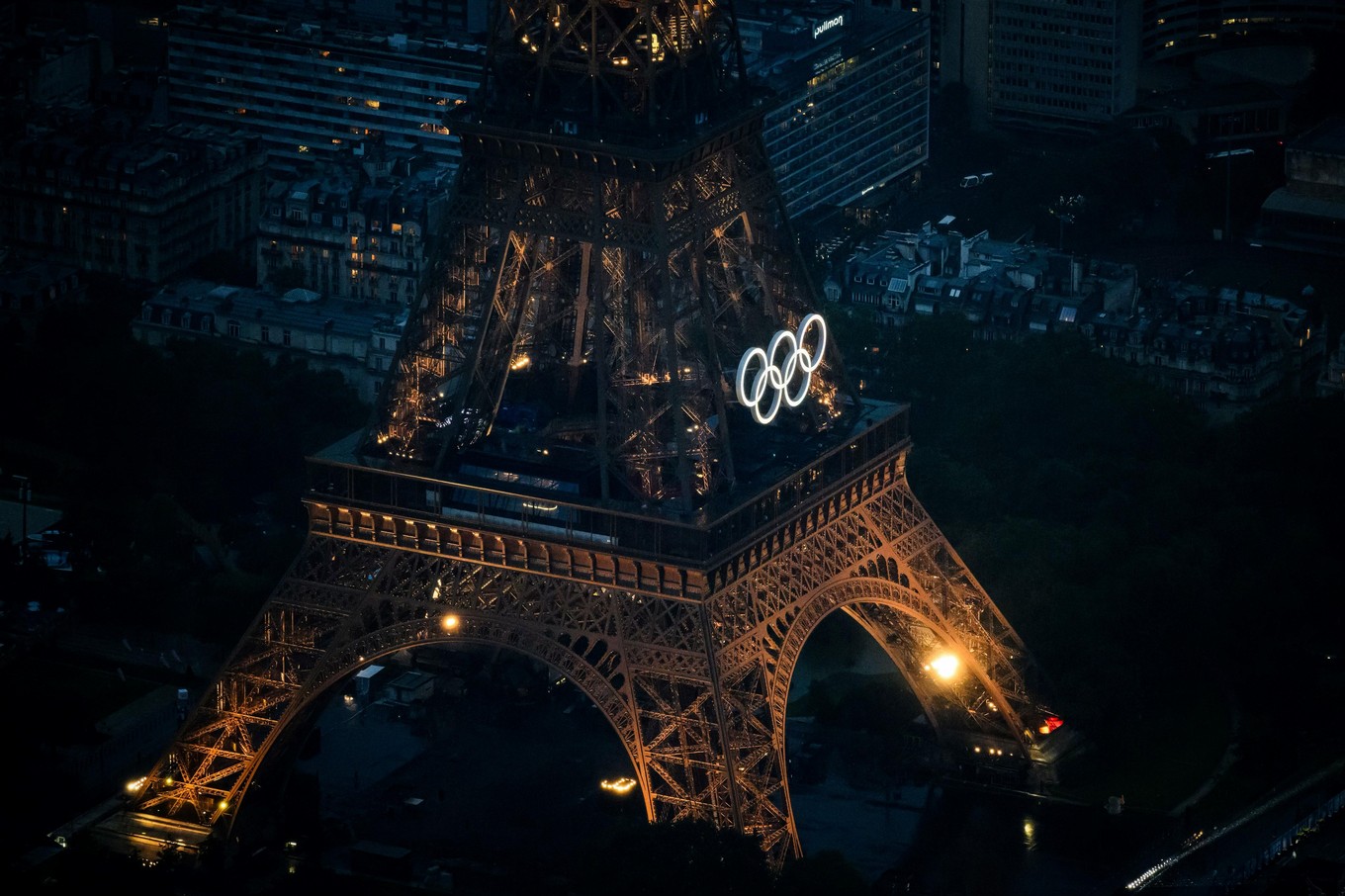 FOTO: La Torre Eiffel de gala para recibir los Juegos Olímpicos 2024. Foto: @Olympics